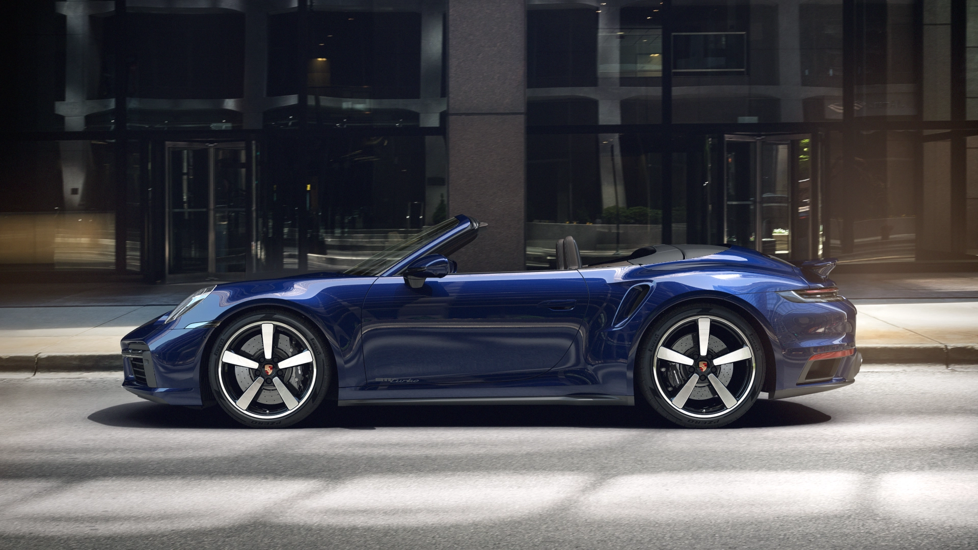 911 Turbo Cabriolet side view