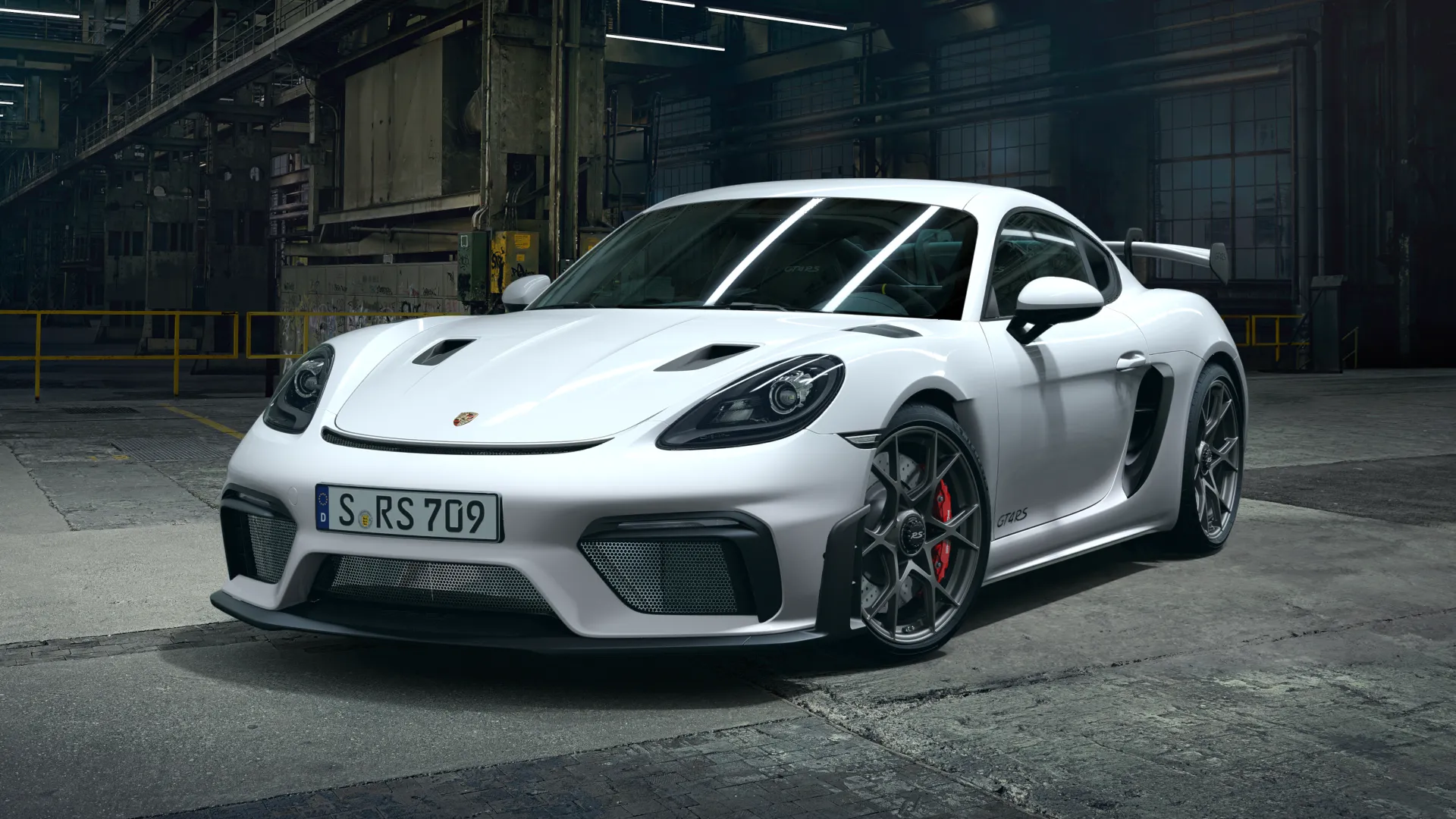 Exterior view of 718 Cayman GT4 RS