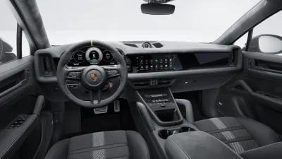 Vista dell'interno di Cayenne Turbo E-Hybrid Coupé con Pacchetto GT