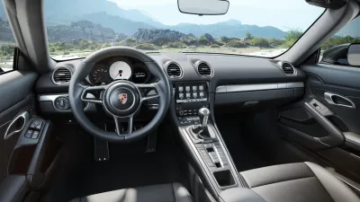 Interior view of 718 Boxster S