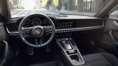 Vista dell'interno di 911 4S Cabriolet