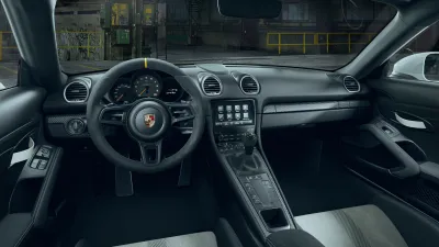 Skats no iekšpuses 718 Cayman GT4 RS